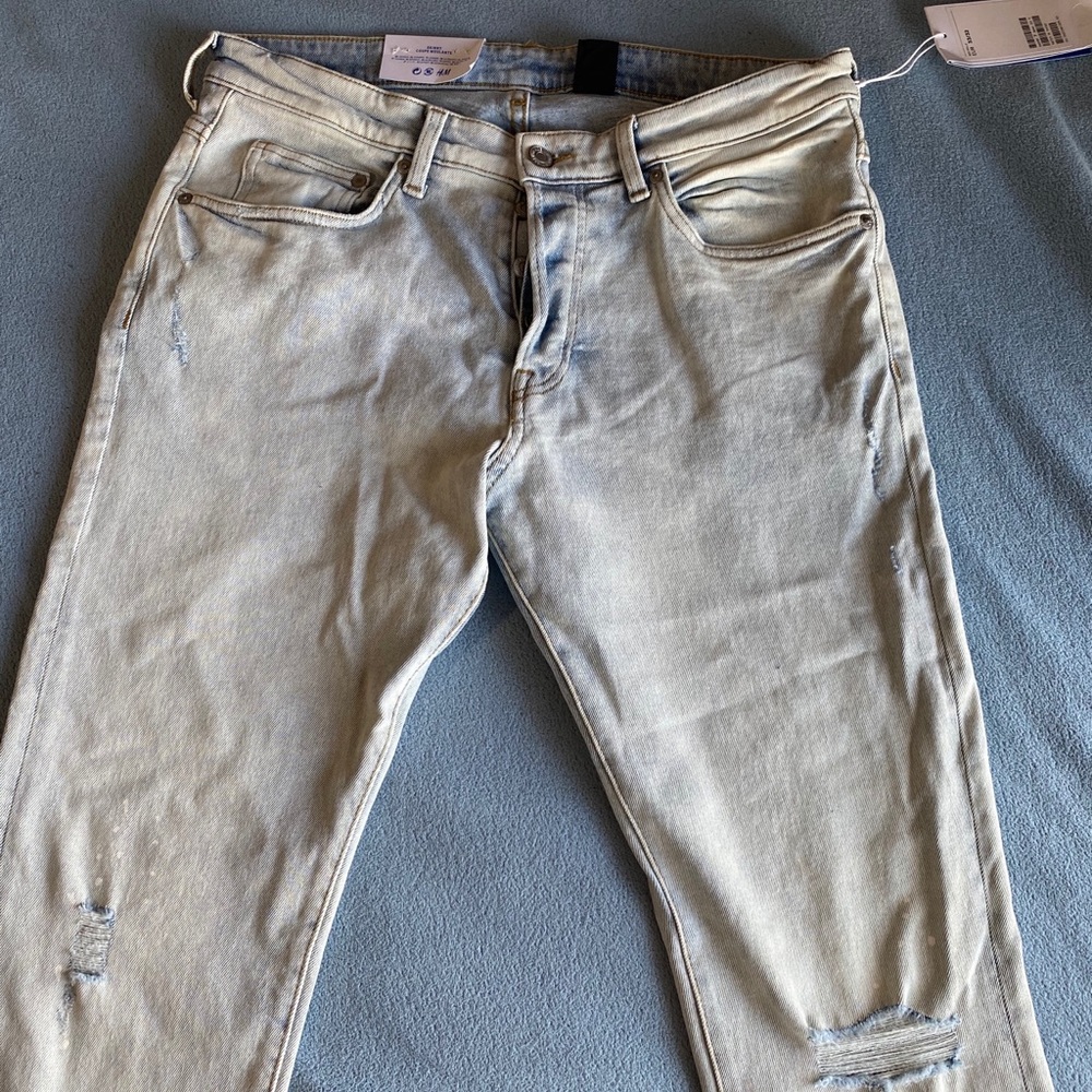 Ice Blue Trashed Jeans